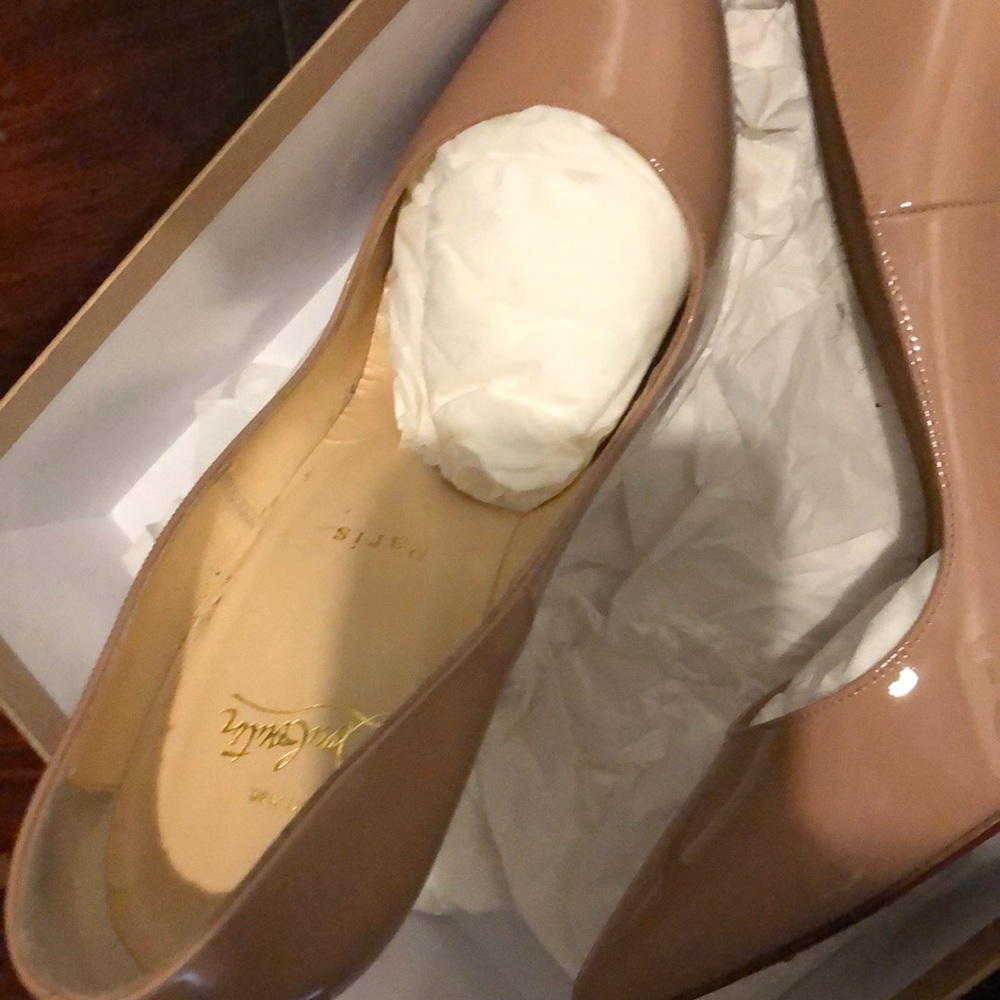 Worn twice 39 1/2 red bottoms 100% authentic - Picture 3 of 4